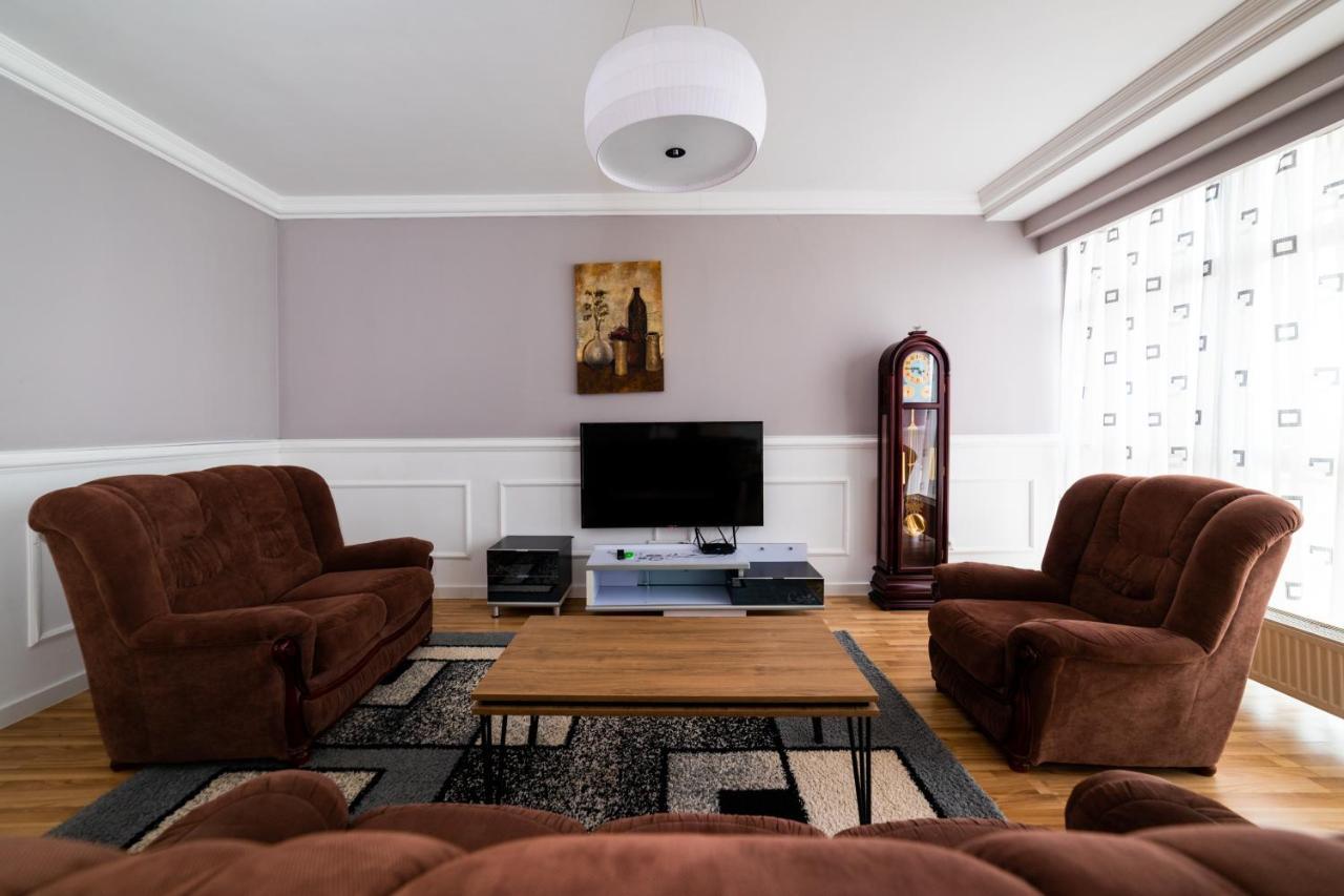 Cedartree Prishtina Apartment Prishtinë Ngoại thất bức ảnh